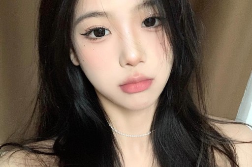 愚人节站姐整活大赛：鹿晗站姐发杨幂粉丝：关注你三年就给我看这